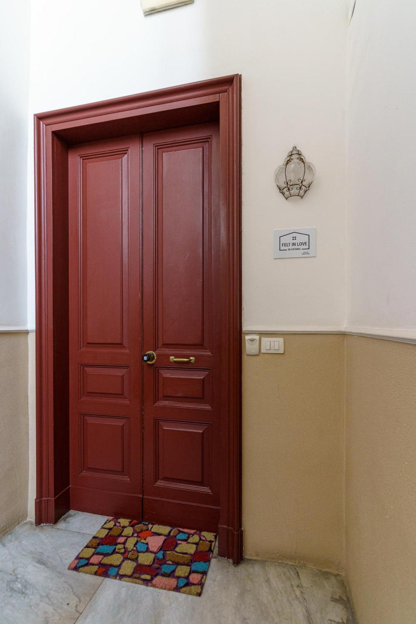 Felt In Love In Catania Exterior photo